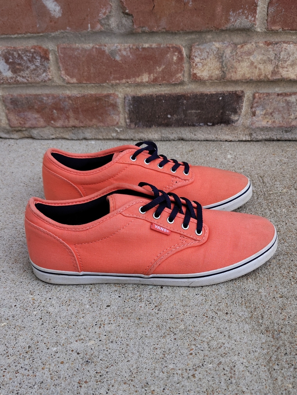 Vans Atwood Canvas Orange Low Top Lace Up Sneakers Size 8.5 Retro Skater Comfort